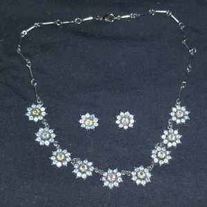 Beautiful blue flower necklace/earring set